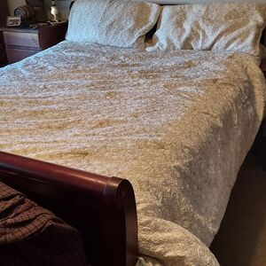 Heritage Elegant Cream Comforter Set